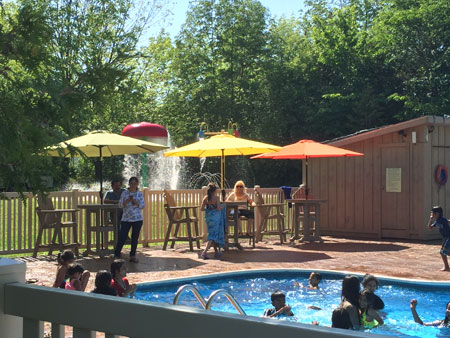 public swimming pool opening hours